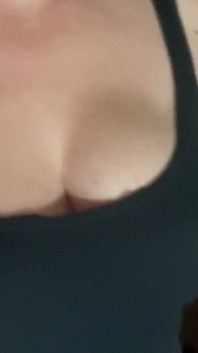 Skákací velká prsa hotwife
