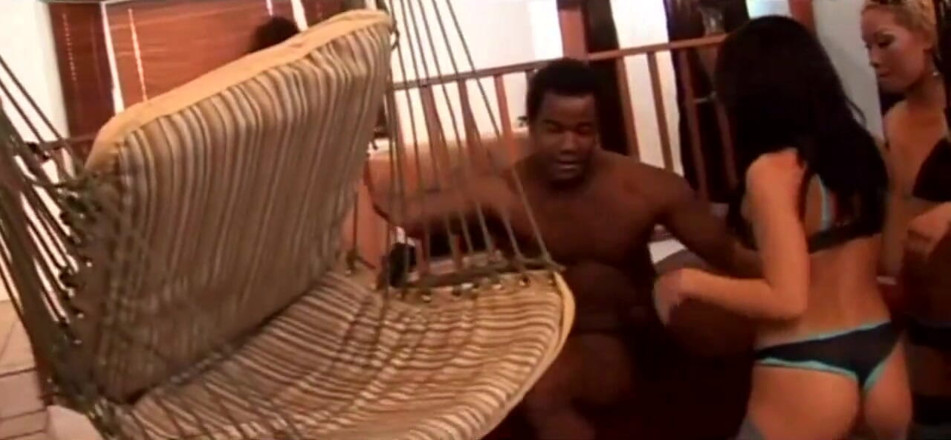 Black Sinner: Pesta seks dengan tiga awek panas