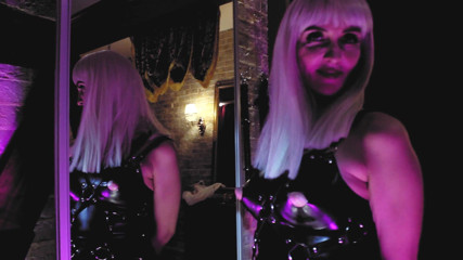 Eva Latexxx: Hot fetish kochanka Eva Latex pokaż duży czarny dildo zabawki...