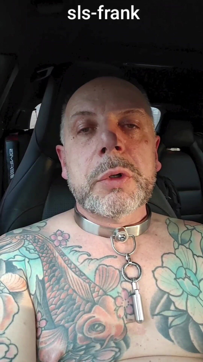 sls-frank: SLS-Frank, czekam na parkingu dla wspólnego carpoolingu na klienta