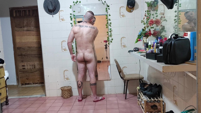 carmonaoficial: Shaving and Shaving His Chest