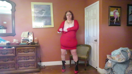 BBW nurse Vicki adventures with friends: Strip provocação de vestido vermelho e botas flamejantes parte 1