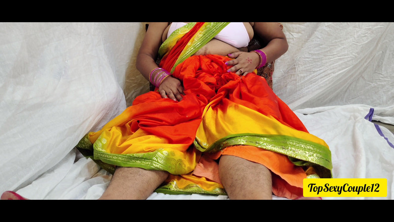 TopSexyCouple12: Hintli kız salatalık ile kendini parmaklıyor