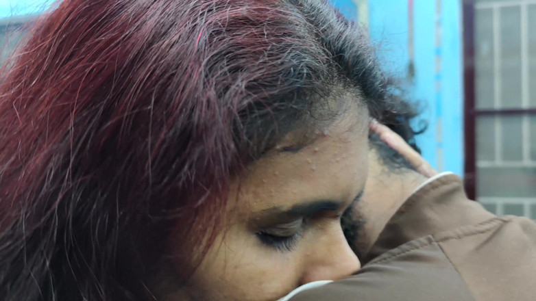 Vaigavarun45: honthon ka taala, gale men chunban aur malloo larki ke...