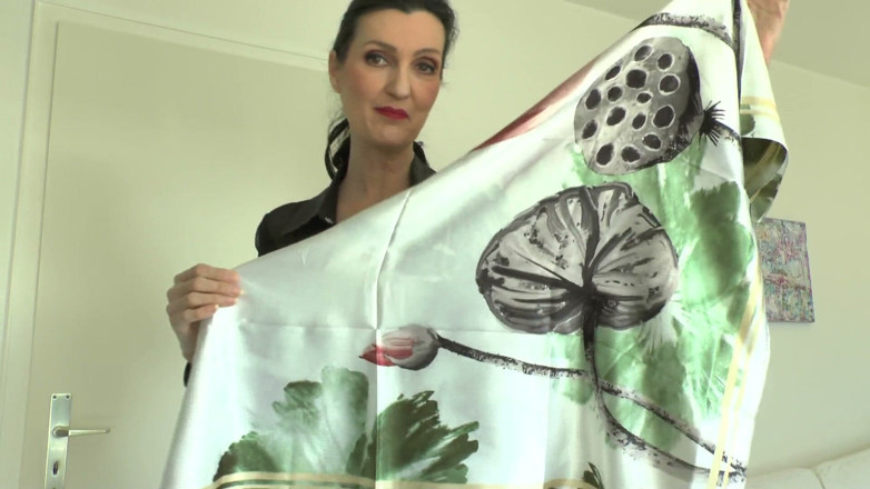 Lady Victoria Valente: Gestaltung eines Satinschals im Ascot-stil - Teil 1