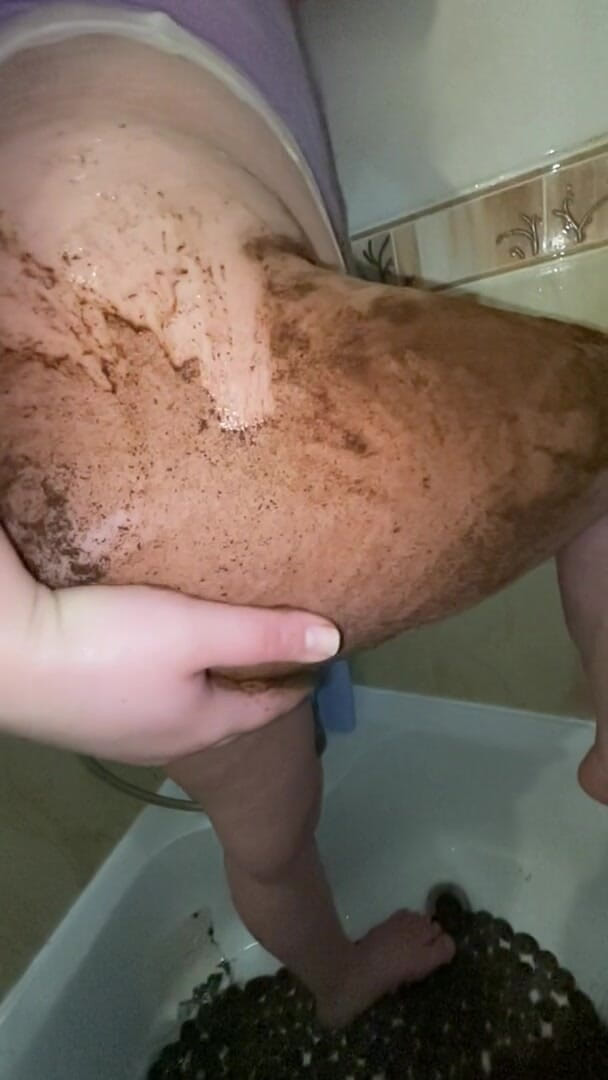 StasyBoo: Omg, apa yang dia buat di bilik mandi! Panas!