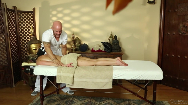 Fantasy Massage: FANTASYMASSAGE - sentuhan sempurna sangatlah jauh