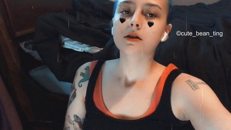 Alice Bean: Feijão cavalga vibrador arco-íris