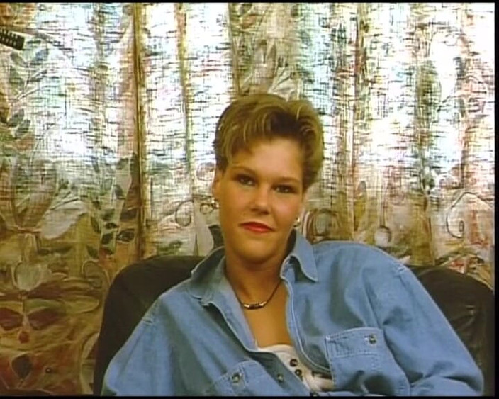 Deutscher hardcore: ドイツのペニスフェラ美女が彼女のアソコを指で愛撫される