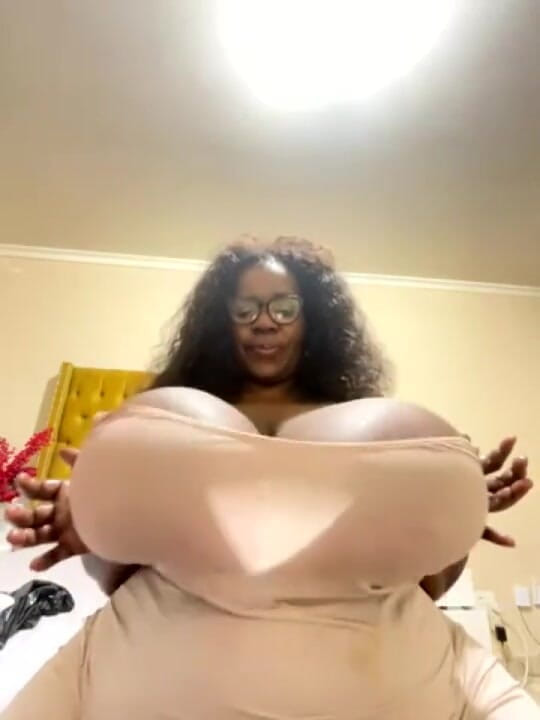 Legendary Booty Overdose: stanpaan karaane vaali khoobsoorat vishaalkaay mahila apne doodhiya stan choos...