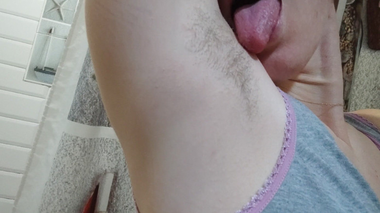 Risky Hairy Couple: 毛深い脇の下を舐める