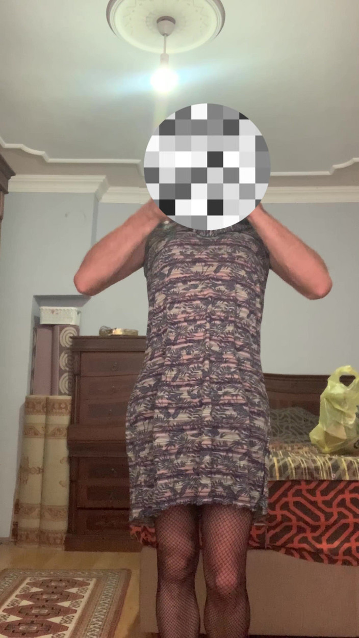 cd_aysemmm: la mia matrigna hijabi con il culo grosso si spoglia