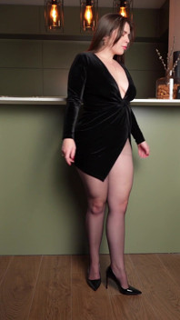 Puan Melancap dalam pakaian pantyhose urut seksi dan pantyhose hitam