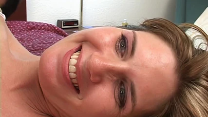 Smutsig trekant med 2 hårda