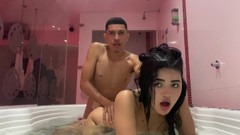 Yohamedi: Đụ chị kế của tôi trong bể sục