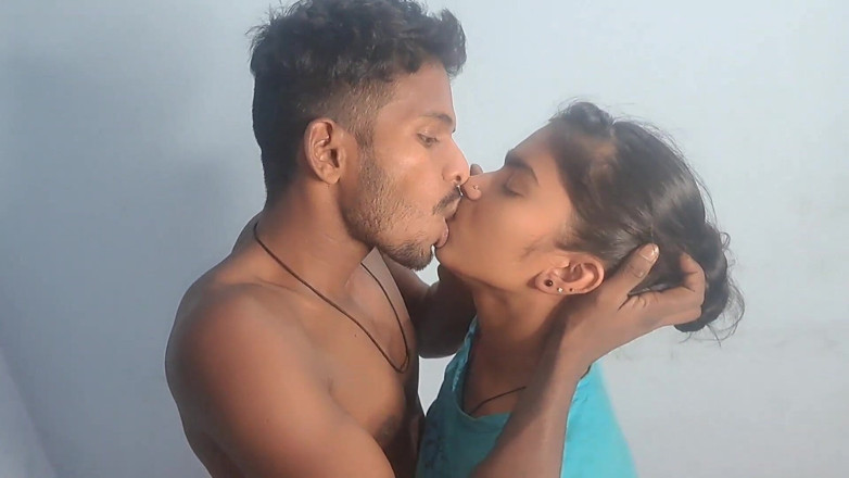 Hot Monalisa: Village indien très mignon petite amie et petit ami baisent...
