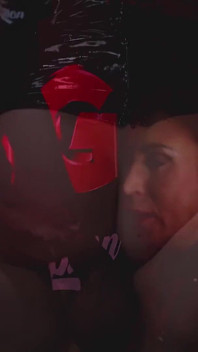 Ggg - Julia North Piss Gangbang s mrdkou a močí
