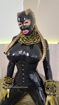 I Finally Got to Wear My Golden Scales Hood Again Last Weekend During the Efm