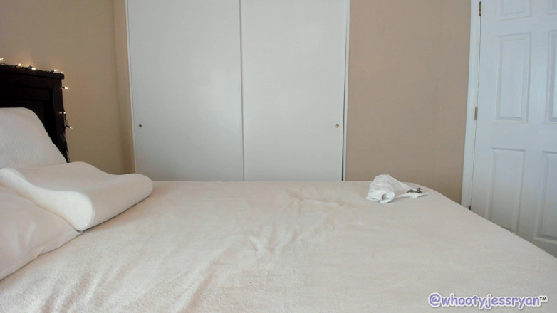 JessRyan: Fan Club Butt Plug N Feet