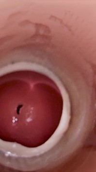 Camera dentro la figa profonda cattura un enorme eiaculazione di sperma