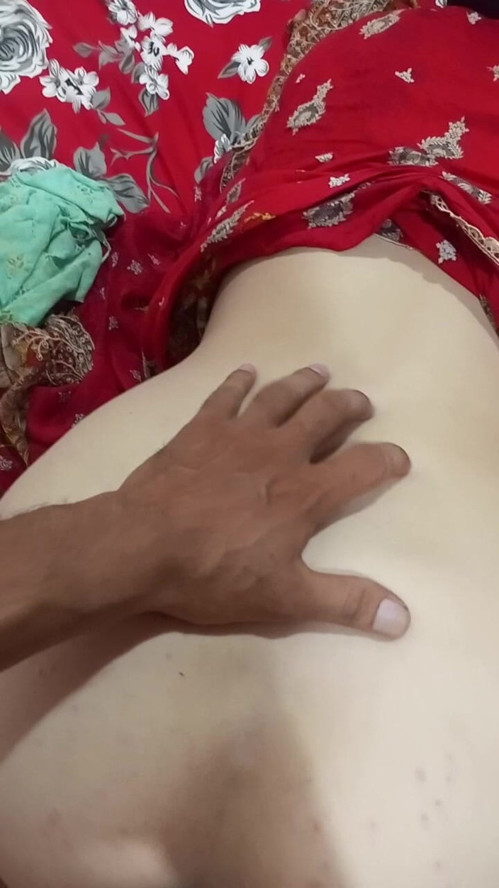 Akashamunir: Neuk Mijn Vrouw Op Het Bed