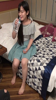 Kohaku Originální amatérské osobní natáčení, pokladní pracovnice na částečný úvazek Kohaku-chan, 21 let, ničí ji nadměrným vibrátorem