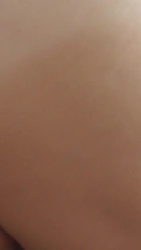 MILF mi strká zadek do pusy