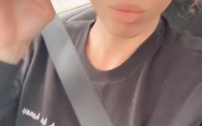 Tia Tizzianni Productions: Crezi că alți șoferi știu clitorisul meu este blocat și curul meu este...