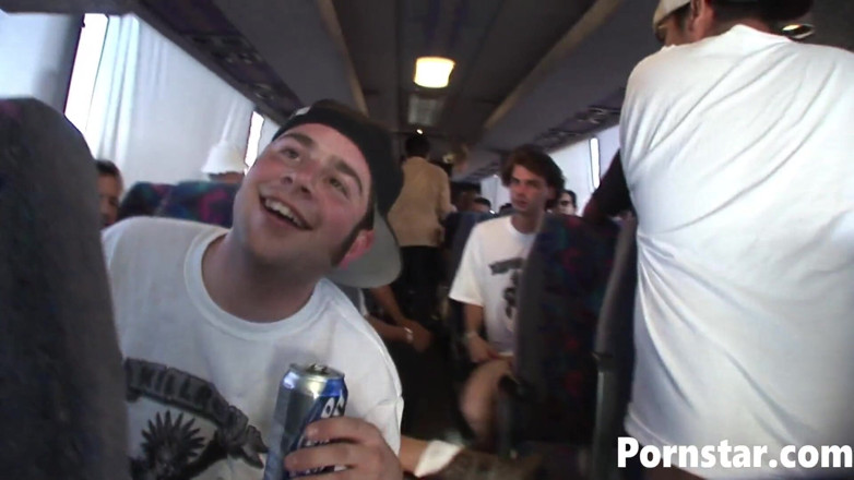 Pornstars: Pornostar Desire moore gangbang im bus