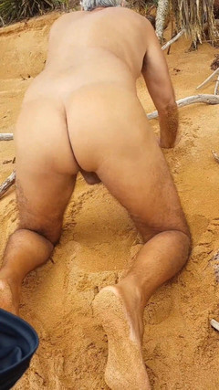 Ladysilvas: Ladysilva en la playa desnuda queriendo un papá en su...