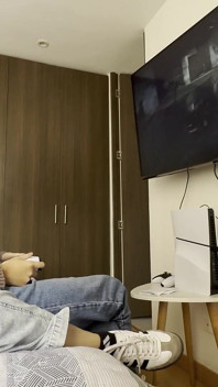 Sexo Lesbico Mientras Mi Mejor Amiga Juega Videojuegos