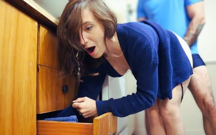 JessTonySquirts: Stepmom Gets Stuck....again (yes!!) Stepson Helps