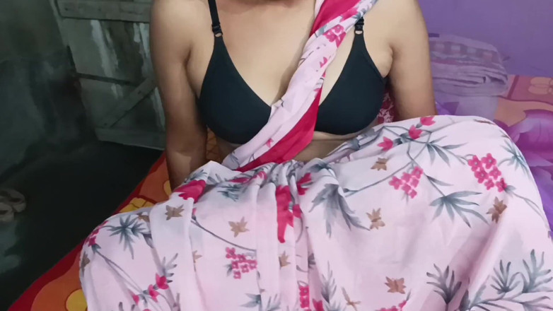 Soberingvogue: Une jolie bhabhi desi se fait baiser