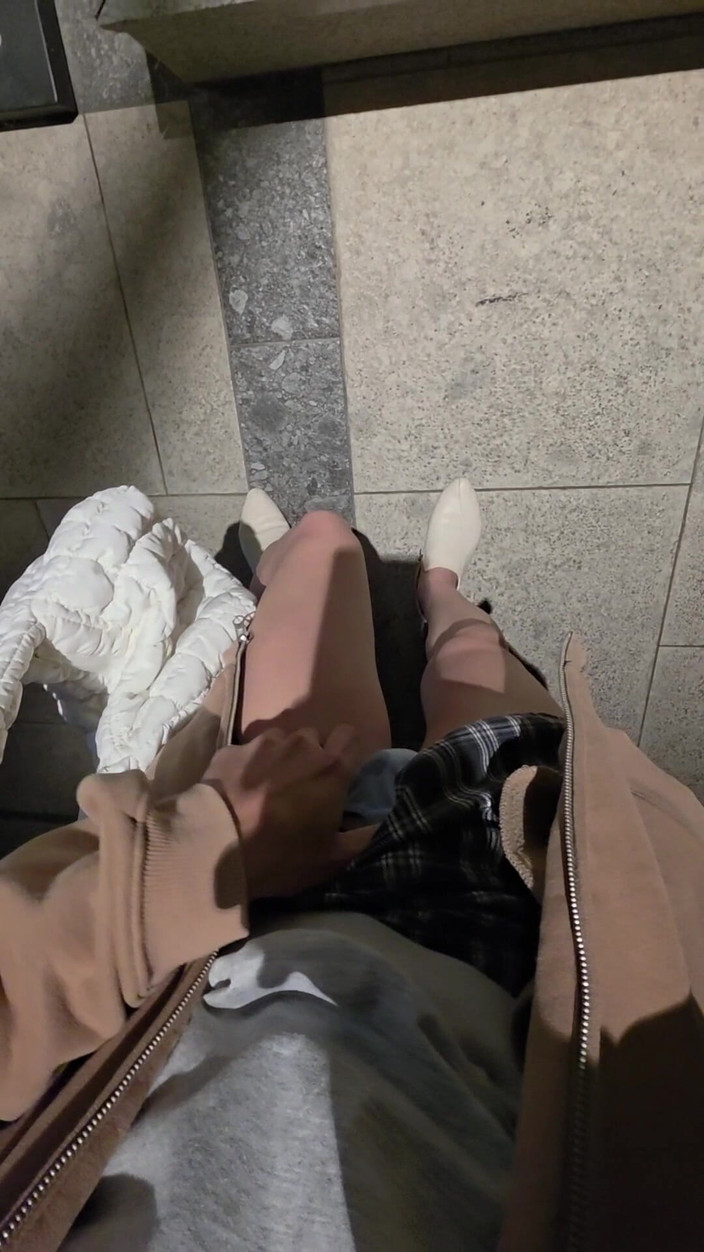 Taiwancdgirl: Guarda il mio polpaccio sexy