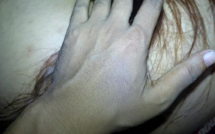 Dhaka sex: Saya mengongkek pantat besar ibu tiri berambut warna, Sima Sarkar.