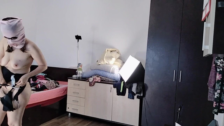 Amateur_MS: Amatorska żona lubi przymierzać ubrania i je wycinać