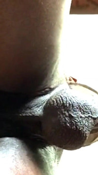 La perfetta labbra-bocca è incredibile succhiare il cazzo fino a quando non viene!!
