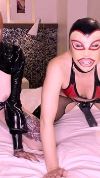 Helena locke vuole che ti spalanchi il suo bel culo aperto ft madeline marlowe