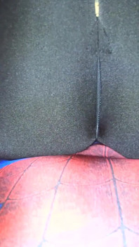 Jureka Delmar se fait baiser par un lycra zentai noir
