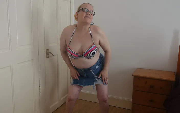 Littlevixen: Stripping in Denim Skirt and Bikini Top