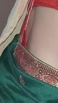 Jija Ji Ne Raat Me Sali Ko Farsh Par Litakar Raat Bhar Pelaa