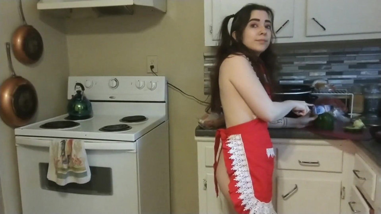 lilredvelvettt: Vaření polévky v Jen zástěře