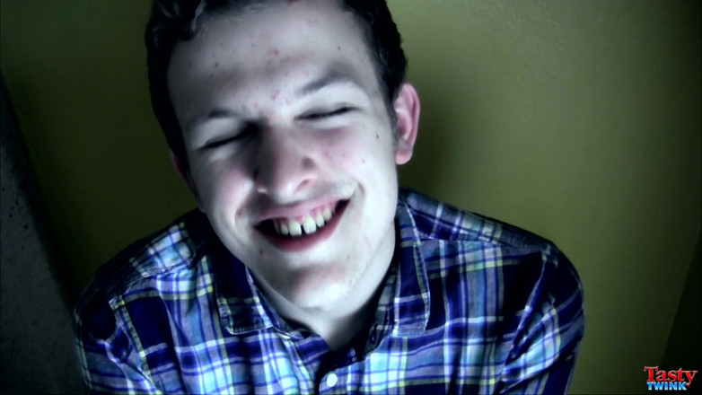 Tasty Twink: Avid milenka ptáka dostane do pusy