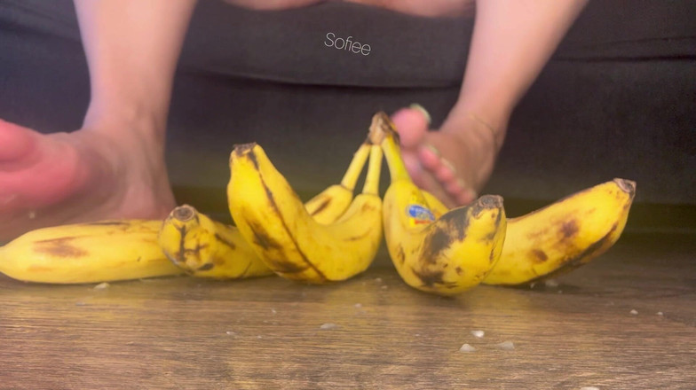 SofieeSoles: 바나나 5개 껍질을 벗긴 다음 분쇄