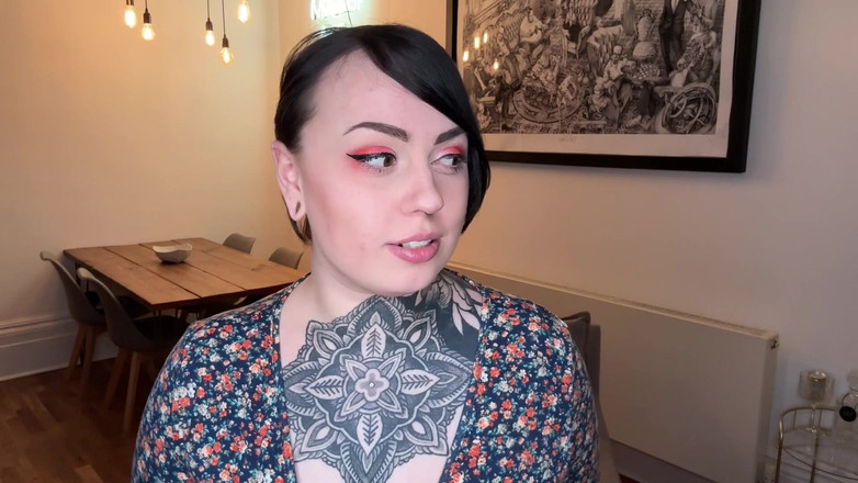 Miss Valentina: अपनी पत्नी को छोड़ दो