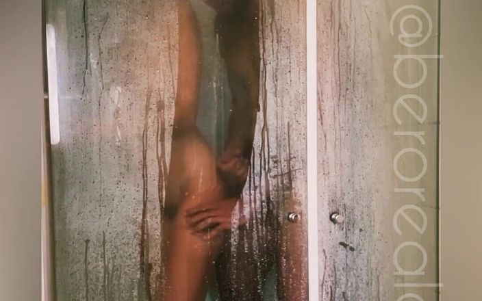 Berorealove: Scopata bagnata in doccia