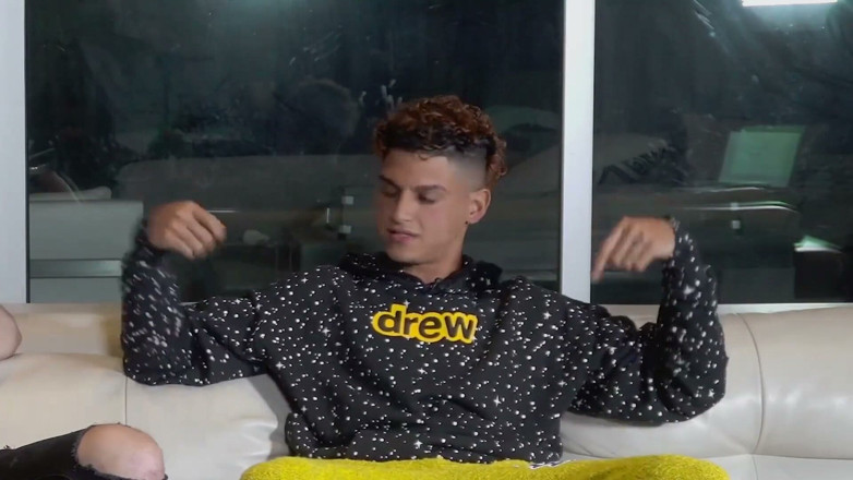 Pillow Talk: S*x Orgii cu Andreas Eskander