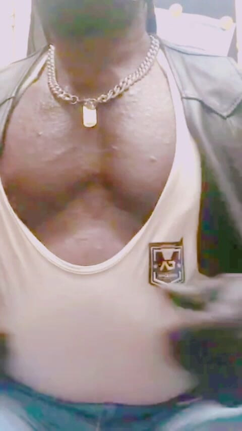 Black smoking muscle stepdad: Stivali Di Jeans Muscolosi Che Fumano Da Solo Titpig