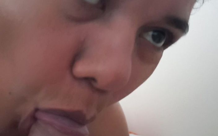 Valkyrieandluigy: Une femme mariée suce