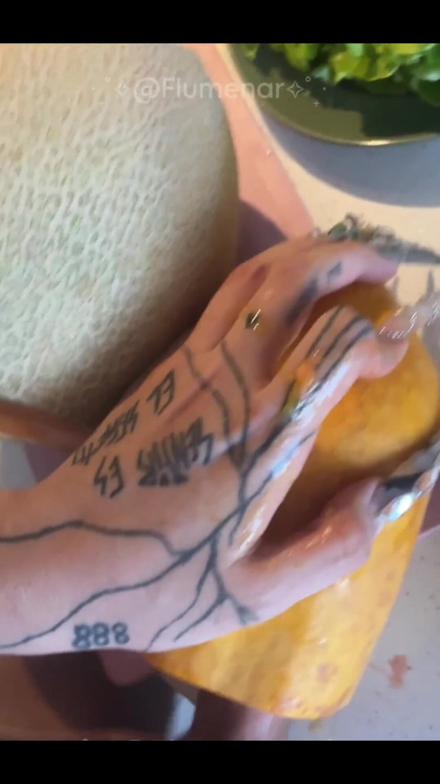 up for camshow, custom videos!!! (Flumenar)
